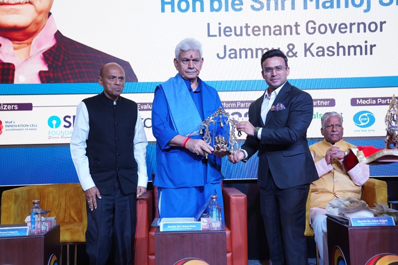 LG Manoj Sinha Addresses Young Innovators at Grand Finale Smart India Hackathon 2024 at Galgotias University